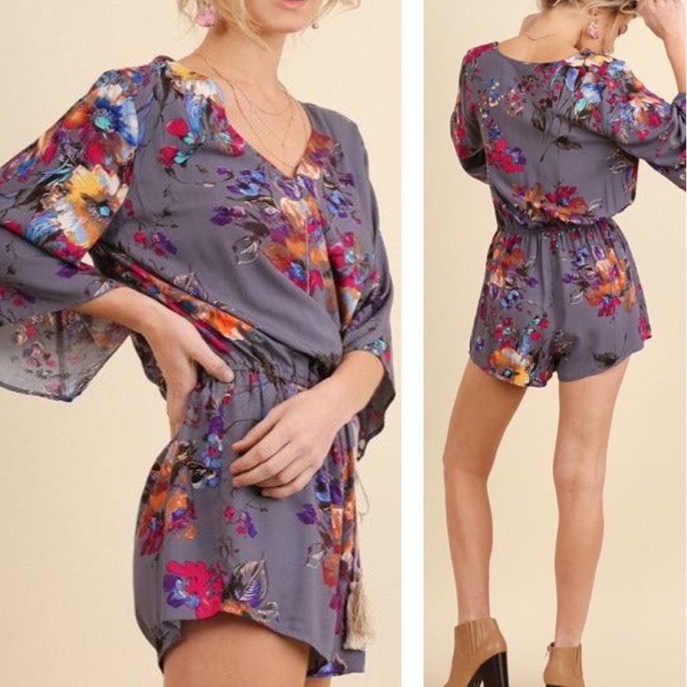 Umgee Boho Floral Smocked Tassle‎ Tie Flowy Deep V Bell Sleeve Romper Size Large